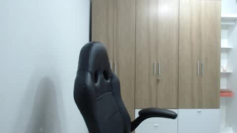 Snapshot of roxanalove7 chatting on 05/15/26, 11:45 Roxana online show from 05/15/26, 11:45