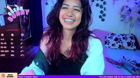 Snapshot of roxanbunny chatting on 05/19/26, 01:56 roxxy online show from 05/19/26, 01:56