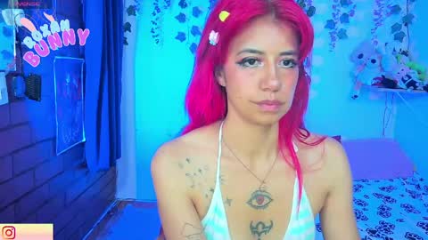 Snapshot of roxanbunny chatting on 06/05/26, 06:52 roxxy online show from 06/05/26, 06:52