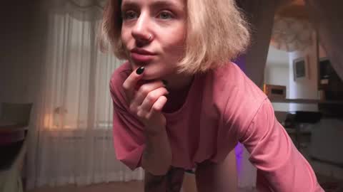 Snapshot of roxannabrik chatting on 02/21/25, 02:06 Roxy online show from 02/21/25, 02:06