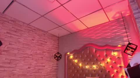 roxanne_han online show from 10/24/25, 11:39