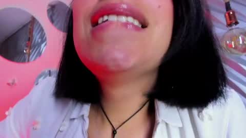 Snapshot of roxanne_han chatting on 07/06/26, 03:03 roxanne_han online show from 07/06/26, 03:03