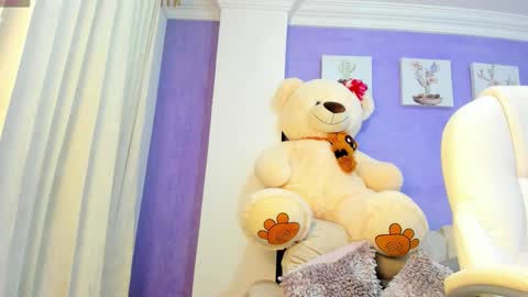 Snapshot of roxanneevans_ chatting on 10/24/25, 01:07 Roxanne evans Schedule 700 -1400GTM-5 online show from 10/24/25, 01:07