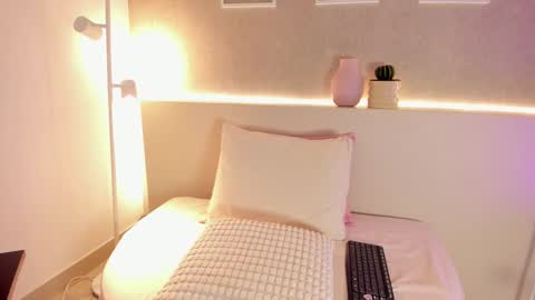 Roxanne Gomez online show from 11/29/25, 11:24