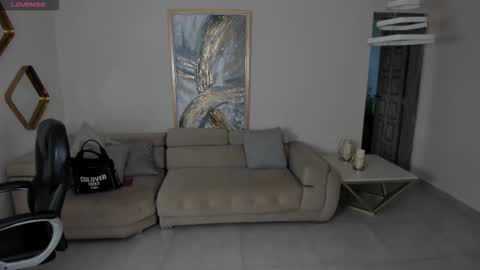 Roxanne Hill  online show from 11/20/25, 11:54