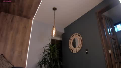 Roxanne Hill  online show from 12/05/25, 11:41