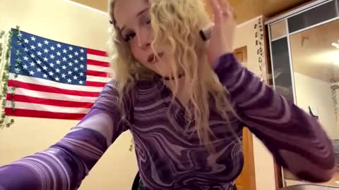 Molly online show from 02/28/26, 10:22