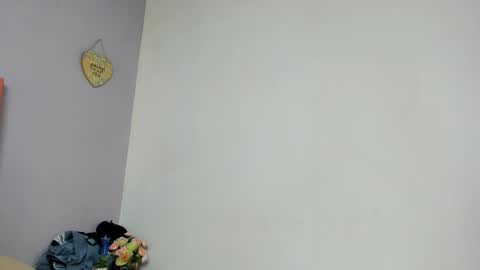 Snapshot of roxanneowens chatting on 05/15/26, 12:12 Juliana 3 online show from 05/15/26, 12:12