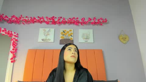 Snapshot of roxanneowens chatting on 06/01/26, 12:07 Juliana 3 online show from 06/01/26, 12:07