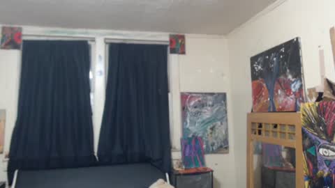 Snapshot of roxanneroulette chatting on 01/25/25, 01:21 Silver online show from 01/25/25, 01:21