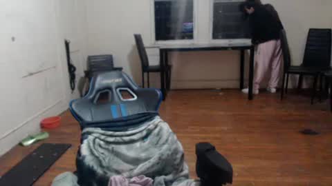 Snapshot of roxanneroulette chatting on 02/01/25, 06:32 Silver online show from 02/01/25, 06:32
