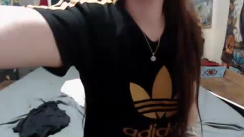 Snapshot of roxanneroulette chatting on 02/02/25, 05:53 Silver online show from 02/02/25, 05:53