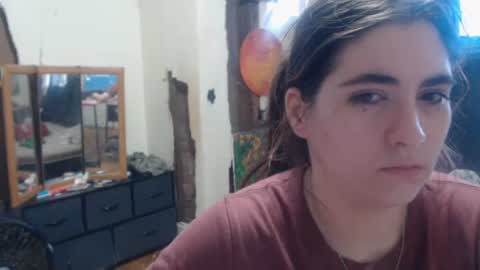 Snapshot of roxanneroulette chatting on 02/06/25, 05:51 Silver online show from 02/06/25, 05:51