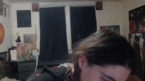 Snapshot of roxanneroulette chatting on 02/17/25, 05:04 Silver online show from 02/17/25, 05:04