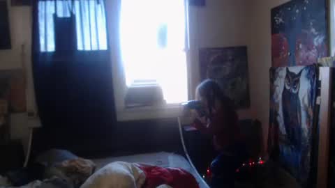 Snapshot of roxanneroulette chatting on 02/17/25, 10:25 Silver online show from 02/17/25, 10:25