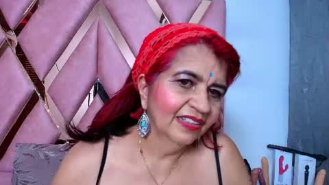 Snapshot of roxettemature chatting on 06/21/26, 03:31 RoxetteMature online show from 06/21/26, 03:31