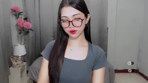 Snapshot of roxie_fuckdoll chatting on 01/23/25, 11:47 Roxie online show from 01/23/25, 11:47