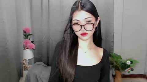 Snapshot of roxie_fuckdoll chatting on 02/24/25, 10:58 Roxie online show from 02/24/25, 10:58