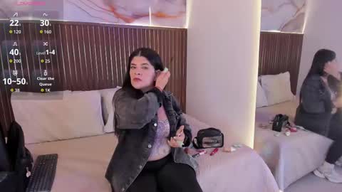 Roxie  online show from 09/30/25, 11:37