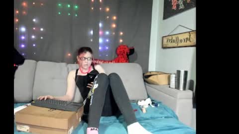 roxihazeleyes online show from 09/10/25, 11:38