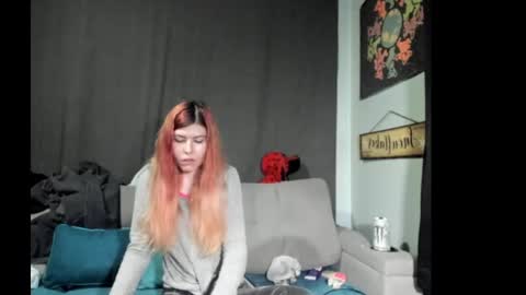 roxihazeleyes online show from 10/01/25, 01:06