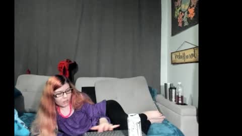 roxihazeleyes online show from 10/10/25, 04:39