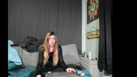 roxihazeleyes online show from 10/31/25, 03:29