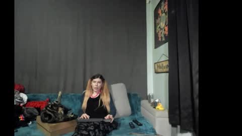 roxihazeleyes online show from 11/26/25, 03:07