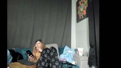 roxihazeleyes online show from 12/23/25, 06:44