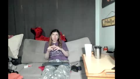 roxihazeleyes online show from 06/10/26, 10:52