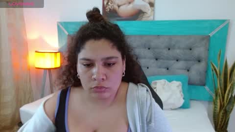 Snapshot of roxx_iie chatting on 10/07/25, 02:42 roxiie online show from 10/07/25, 02:42