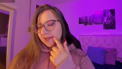 Roxanne Bail online show from 01/15/26, 03:55