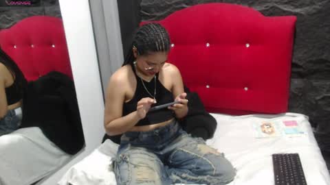 Snapshot of roxxyblack01 chatting on 04/02/26, 01:03 Roxxy online show from 04/02/26, 01:03