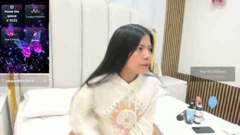 Roxy online show from 04/17/26, 12:08