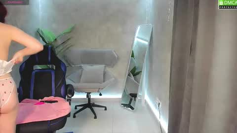 Snapshot of roxy_foxi chatting on 10/10/25, 01:59 Roxy fiery online show from 10/10/25, 01:59