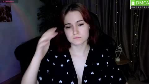 Snapshot of roxy_foxi chatting on 10/19/25, 01:06 Roxy fiery online show from 10/19/25, 01:06