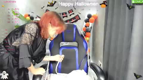 Snapshot of roxy_foxi chatting on 11/06/25, 02:01 Roxy fiery online show from 11/06/25, 02:01