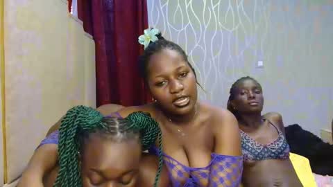 Roxy online show from 11/25/25, 05:07