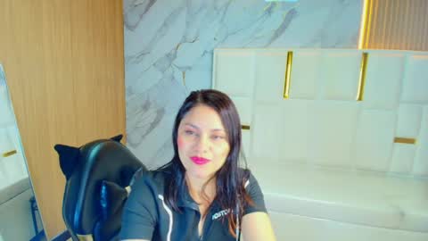 Roxy online show from 04/16/26, 01:45