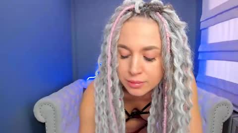 Snapshot of roxy_mars chatting on 02/13/25, 04:54 Roxy online show from 02/13/25, 04:54