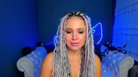 Snapshot of roxy_mars chatting on 11/01/25, 01:18 Roxy online show from 11/01/25, 01:18