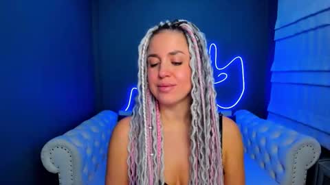 Snapshot of roxy_mars chatting on 11/11/25, 02:00 Roxy online show from 11/11/25, 02:00