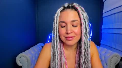 Snapshot of roxy_mars chatting on 11/21/25, 02:10 Roxy online show from 11/21/25, 02:10