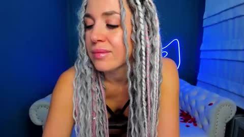 Snapshot of roxy_mars chatting on 12/05/25, 01:47 Roxy online show from 12/05/25, 01:47