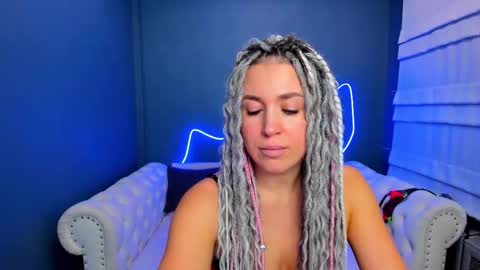 Snapshot of roxy_mars chatting on 12/14/25, 02:06 Roxy online show from 12/14/25, 02:06