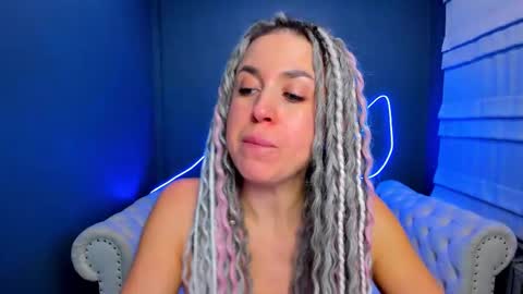 Snapshot of roxy_mars chatting on 01/14/26, 01:55 Roxy online show from 01/14/26, 01:55