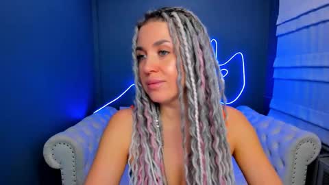 Snapshot of roxy_mars chatting on 01/16/26, 02:04 Roxy online show from 01/16/26, 02:04