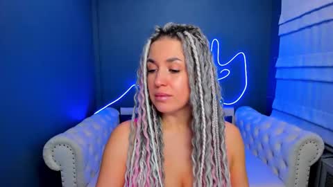 Snapshot of roxy_mars chatting on 01/17/26, 01:54 Roxy online show from 01/17/26, 01:54