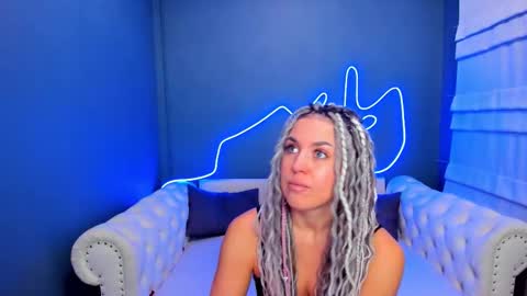 Snapshot of roxy_mars chatting on 02/03/26, 02:21 Roxy online show from 02/03/26, 02:21