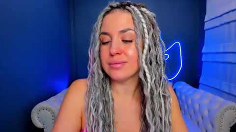 Snapshot of roxy_mars chatting on 02/07/26, 01:42 Roxy online show from 02/07/26, 01:42